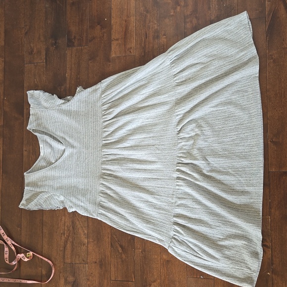 Flowy dress - Picture 3 of 6